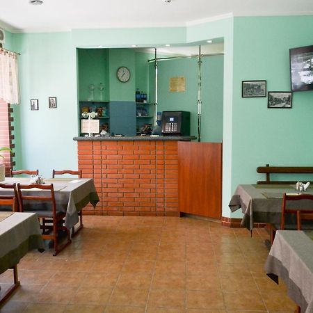 Vorontsovskiy Hotel Melitopolʼ Екстериор снимка